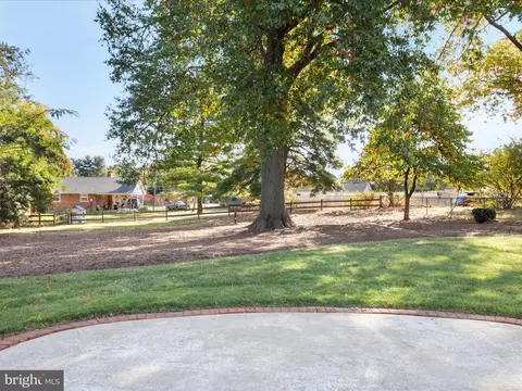 Exterior - 312 Fox Dr, Winchester, VA 22601 photo 3 of 7