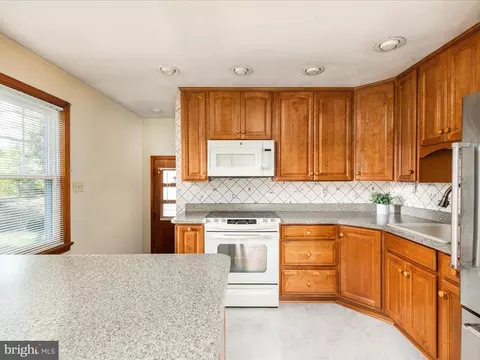Kitchen - 312 Fox Dr, Winchester, VA 22601 photo 3 of 5