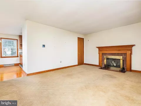 Living - 312 Fox Dr, Winchester, VA 22601 photo 1 of 3