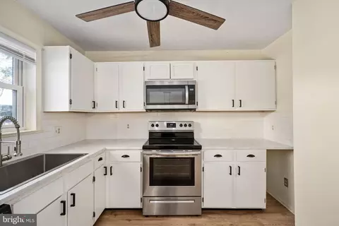 Kitchen - 26 A Jackson Ave, Winchester, VA 22601 photo 4 of 5