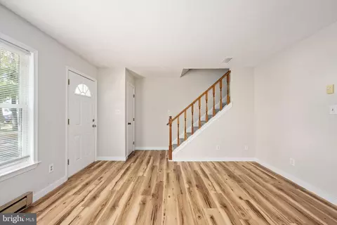 Living - 26 A Jackson Ave, Winchester, VA 22601 photo 1 of 8