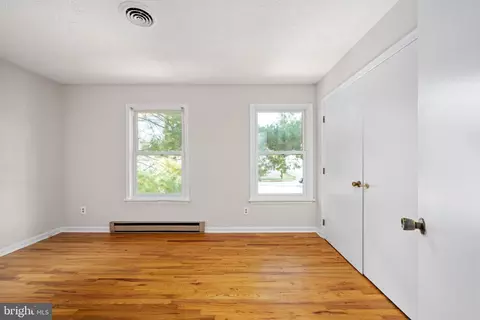 Bedroom - 26 A Jackson Ave, Winchester, VA 22601 photo 1 of 9