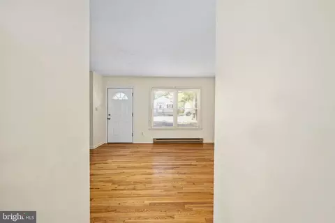 Entry Way - 26 A Jackson Ave, Winchester, VA 22601 photo 14 of 16