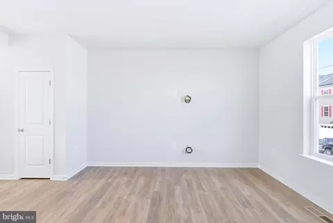 Living - 209 Monteith Dr, Winchester, VA 22601 photo 2 of 2