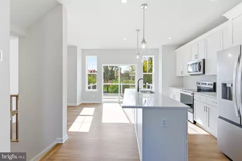 Entry Way - 209 Monteith Dr, Winchester, VA 22601 photo 3 of 9