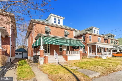 318 E Piccadilly St, Winchester, VA 22601 photo 2