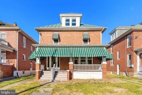 318 E Piccadilly St, Winchester, VA 22601