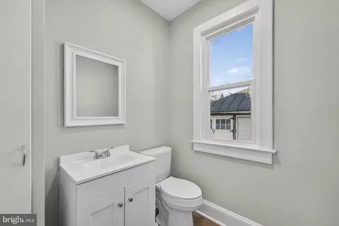 318 E Piccadilly St, Winchester, VA 22601 photo 18
