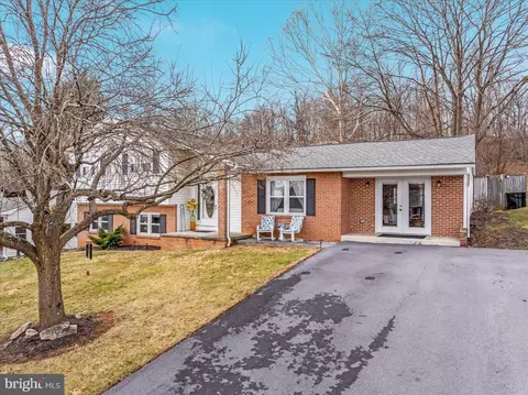 Exterior - 519 Whitacre St, Winchester, VA 22601 photo 4 of 6