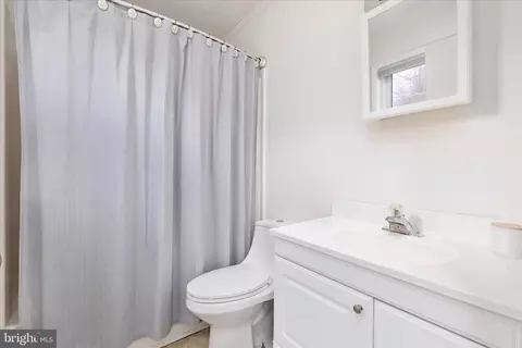 Entry Way - 519 Whitacre St, Winchester, VA 22601 photo 4 of 4