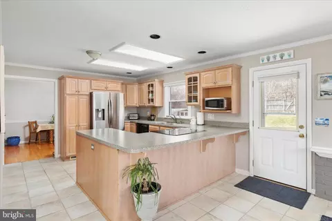 Kitchen - 519 Whitacre St, Winchester, VA 22601 photo 4 of 4