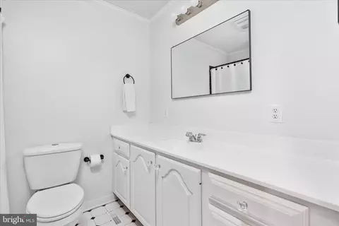 Bath - 519 Whitacre St, Winchester, VA 22601 photo 1 of 1