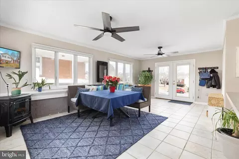 Entry Way - 519 Whitacre St, Winchester, VA 22601 photo 3 of 4