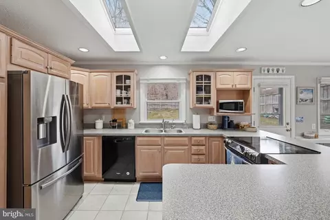 Kitchen - 519 Whitacre St, Winchester, VA 22601 photo 2 of 4