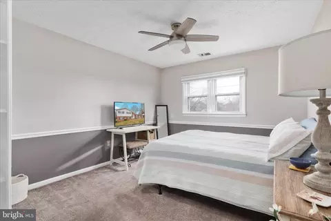 Bedroom - 519 Whitacre St, Winchester, VA 22601 photo 3 of 4