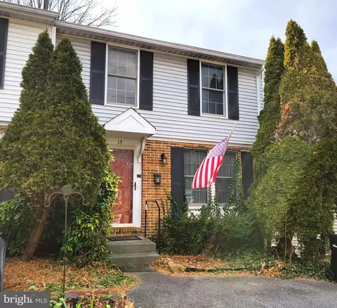 13 E Hart St, Winchester, VA 22601