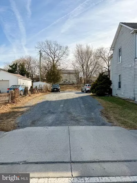 24 N Pleasant Valley Rd, Winchester, VA 22601