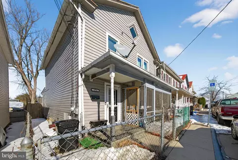 Exterior - 376 Charles St, Winchester, VA 22601 photo 3 of 5