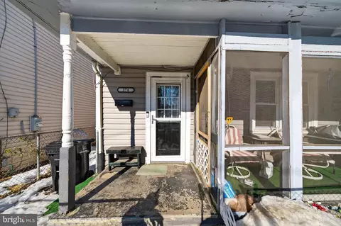 Exterior - 376 Charles St, Winchester, VA 22601 photo 4 of 5