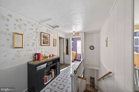 Entry Way - 376 Charles St, Winchester, VA 22601 photo 10 of 13