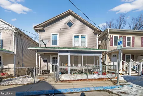 Exterior - 376 Charles St, Winchester, VA 22601 photo 2 of 5