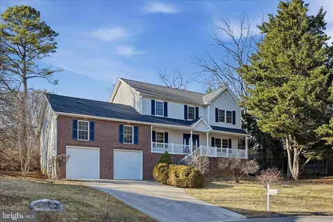620 Crystal Ct, Winchester, VA 22601
