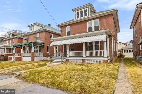 320 E Piccadilly St, Winchester, VA 22601 photo 2