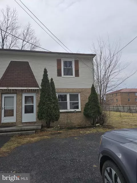 523 Monticello St, Winchester, VA 22601