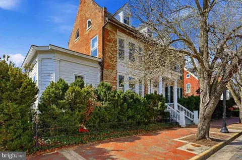 217 W Boscawen St, Winchester, VA 22601
