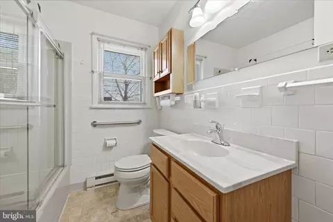 Bath - 113 Christopher Dr, Winchester, VA 22601 photo 1 of 2