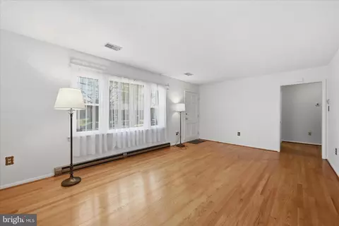 Living - 113 Christopher Dr, Winchester, VA 22601 photo 2 of 2