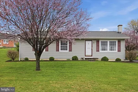 Exterior - 2912 2nd St, Winchester, VA 22601 photo 2 of 8