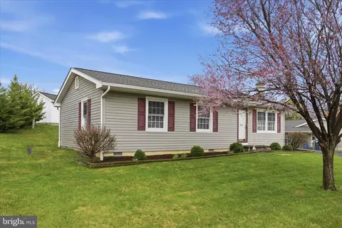 Exterior - 2912 2nd St, Winchester, VA 22601 photo 3 of 8