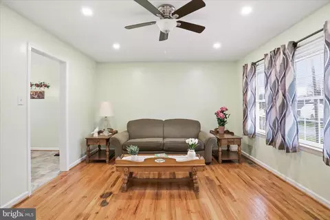 Living - 2912 2nd St, Winchester, VA 22601 photo 2 of 2
