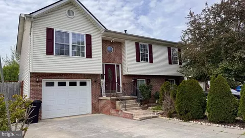Exterior - 623 Smithfield Ave, Winchester, VA 22601 photo 8 of 9