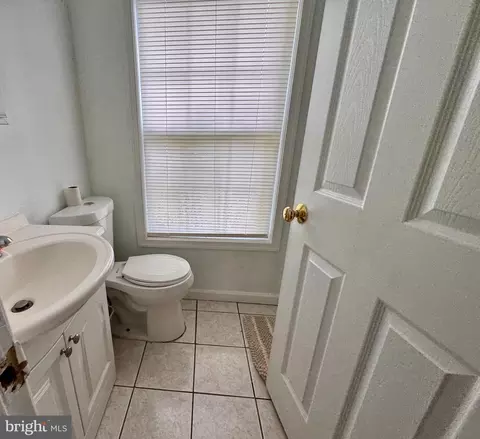 Entry Way - 623 Smithfield Ave, Winchester, VA 22601 photo 7 of 8