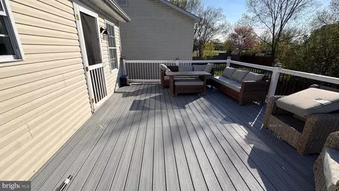 Exterior - 623 Smithfield Ave, Winchester, VA 22601 photo 5 of 9