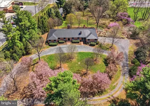 466 Merrimans Ln, Winchester, VA 22601