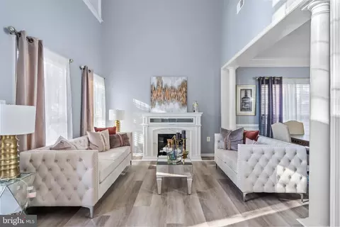 Entry Way - 930 Wayne Dr, Winchester, VA 22601 photo 2 of 10
