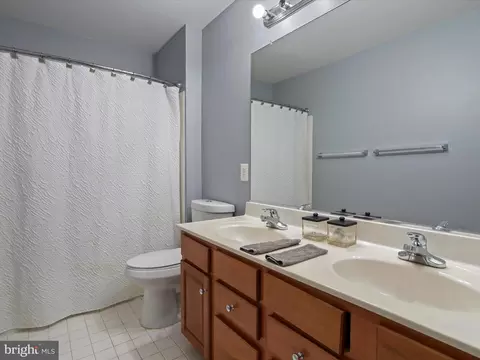 Bath - 930 Wayne Dr, Winchester, VA 22601 photo 2 of 3