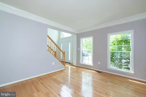 Living - 938 Wayne Dr, Winchester, VA 22601 photo 3 of 7