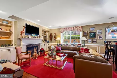 Living - 1004 Heth Pl, Winchester, VA 22601 photo 3 of 4