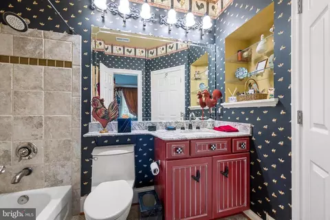 Bath - 1004 Heth Pl, Winchester, VA 22601 photo 2 of 4