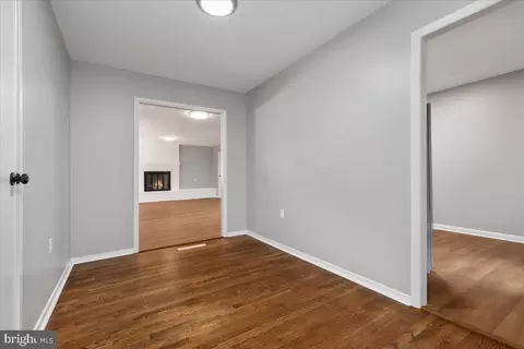 Entry Way - 420 E Pall Mall St, Winchester, VA 22601 photo 1 of 4