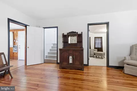 Entry Way - 802 E Cork St, Winchester, VA 22601 photo 6 of 10