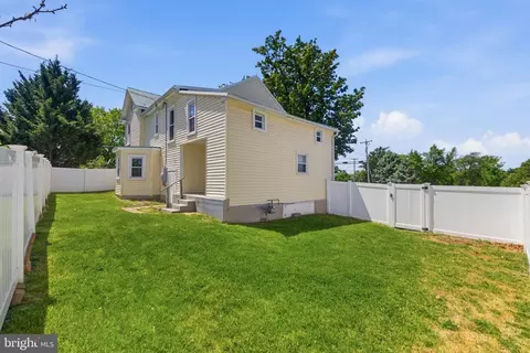 Exterior - 802 E Cork St, Winchester, VA 22601 photo 3 of 6