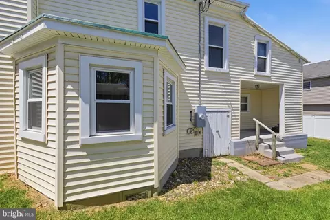 Exterior - 802 E Cork St, Winchester, VA 22601 photo 5 of 6
