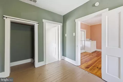 Entry Way - 802 E Cork St, Winchester, VA 22601 photo 10 of 10