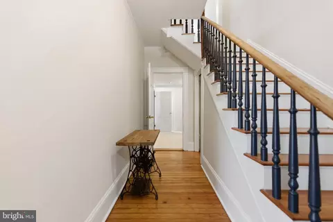 Entry Way - 802 E Cork St, Winchester, VA 22601 photo 2 of 10
