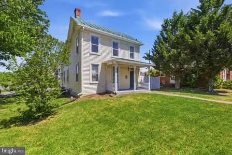 Exterior - 802 E Cork St, Winchester, VA 22601 photo 2 of 6